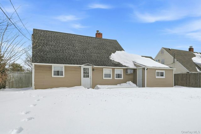 23 Elm Drive W, Levittown, NY 11756