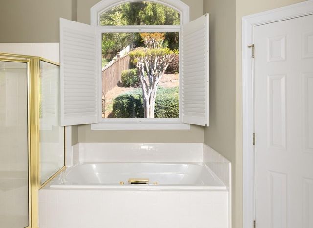 3617 Summit Oaks Drive NE, Roswell, GA 30075