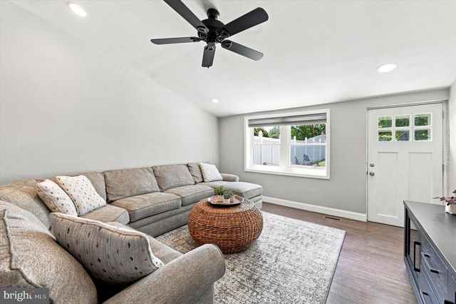 913 GIRARD AVE, Swarthmore, PA 19081