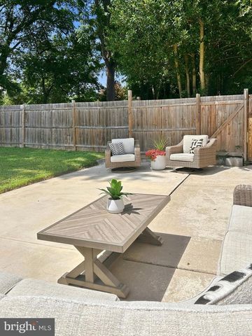 913 GIRARD AVE, Swarthmore, PA 19081