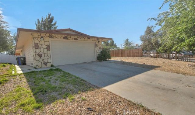15800 Inyo, Victorville, CA 92395