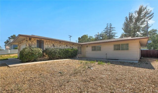15800 Inyo, Victorville, CA 92395