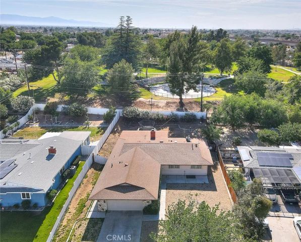 15800 Inyo, Victorville, CA 92395
