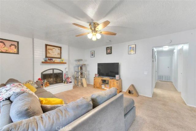 15800 Inyo, Victorville, CA 92395