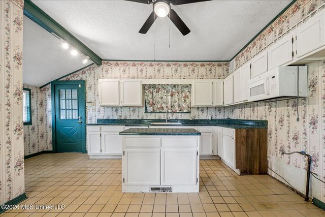 8207 Tchulahoma Road, Southaven, MS 38671