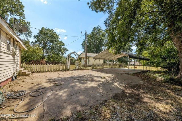 8207 Tchulahoma Road, Southaven, MS 38671
