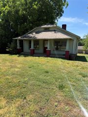 1646 Woodlawn Avenue, Shelby, NC 28150