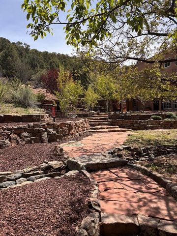 1692 Upper Canyon, Santa Fe, NM 87501