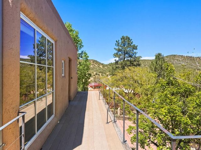 1692 Upper Canyon, Santa Fe, NM 87501