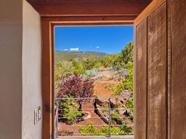 1692 Upper Canyon, Santa Fe, NM 87501