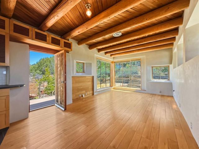 1692 Upper Canyon, Santa Fe, NM 87501