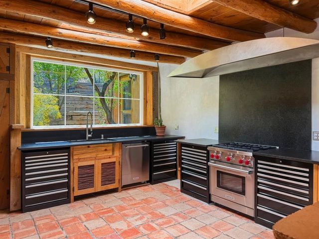 1692 Upper Canyon, Santa Fe, NM 87501