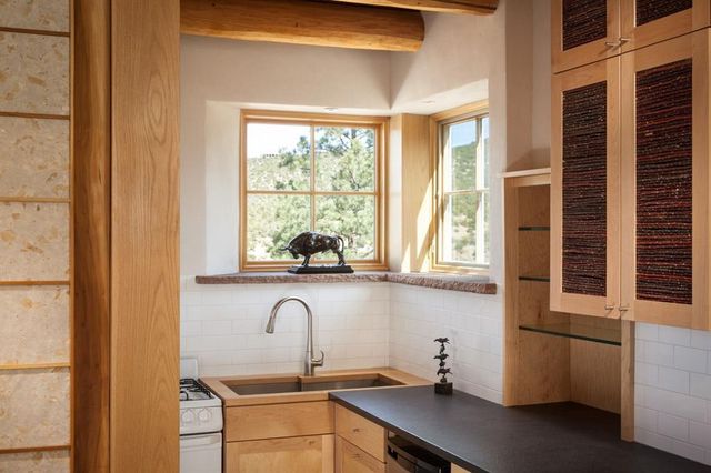 1692 Upper Canyon, Santa Fe, NM 87501