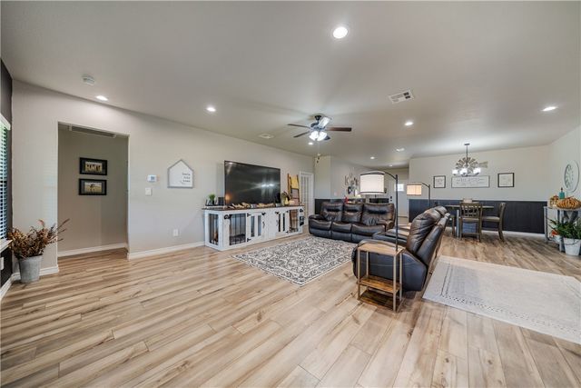 1317 London Towne Blvd, Corpus Christi, TX 78415