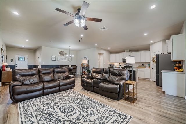 1317 London Towne Blvd, Corpus Christi, TX 78415