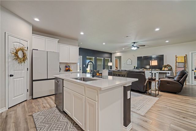 1317 London Towne Blvd, Corpus Christi, TX 78415