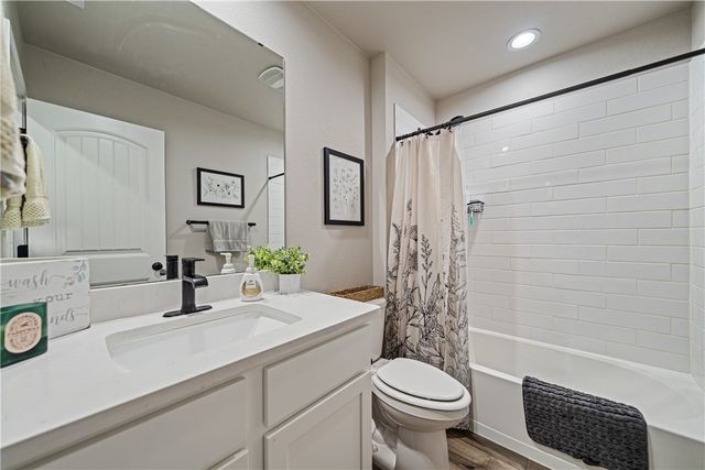 1317 London Towne Blvd, Corpus Christi, TX 78415