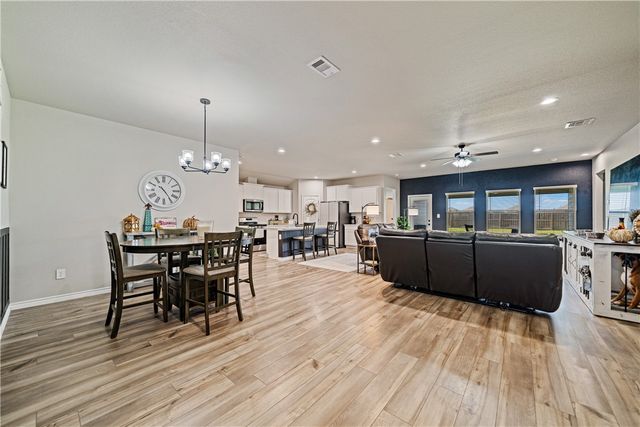 1317 London Towne Blvd, Corpus Christi, TX 78415