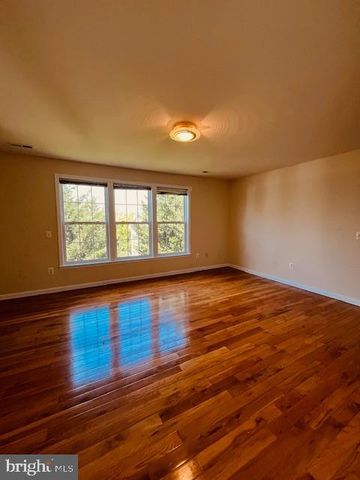 3 BROOK HILL CT, Cockeysville, MD 21030