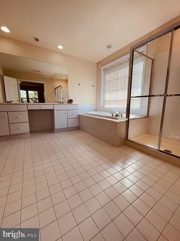 3 BROOK HILL CT, Cockeysville, MD 21030