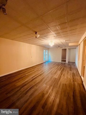 3 BROOK HILL CT, Cockeysville, MD 21030