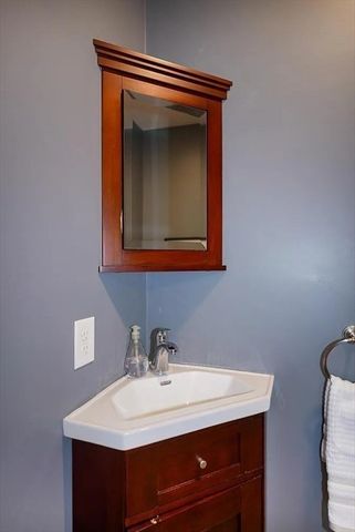 21-23 Marion Rd 2, Belmont, MA 02478
