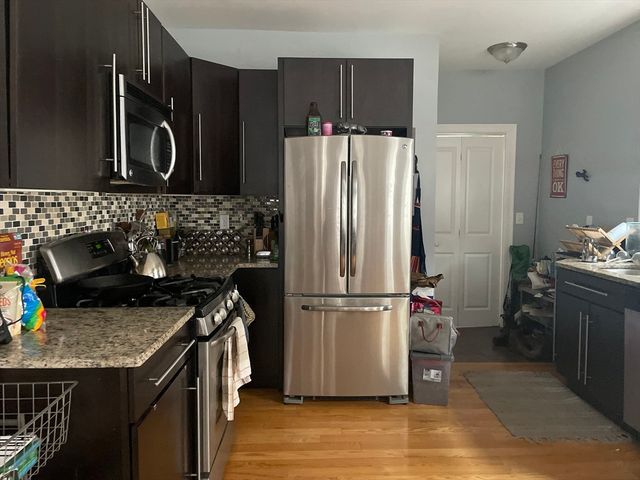 21-23 Marion Rd 2, Belmont, MA 02478