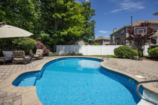 15 Winding Ridge Rd, Jefferson Twp., NJ 07849
