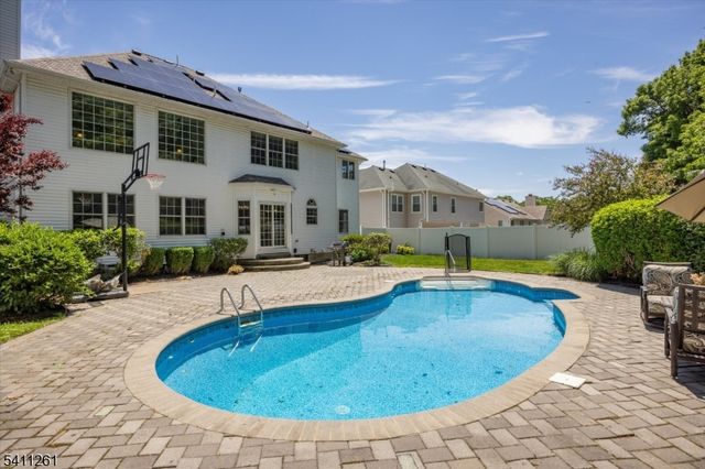 15 Winding Ridge Rd, Jefferson Twp., NJ 07849