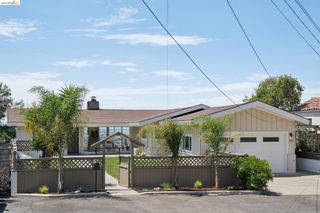 7425 Hillmont Drive, Oakland, CA 94605