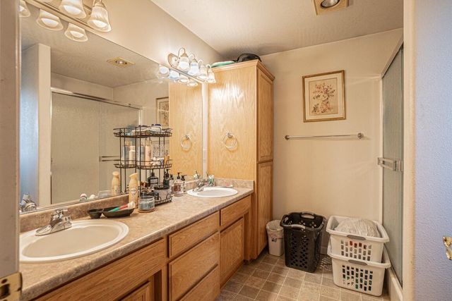 977 Garden Springs Circle, Medford, OR 97504