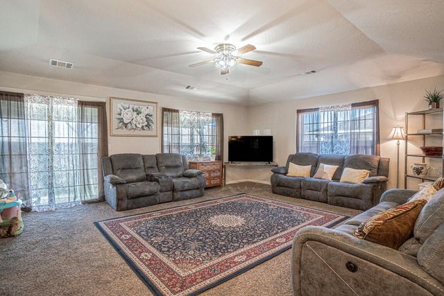 977 Garden Springs Circle, Medford, OR 97504