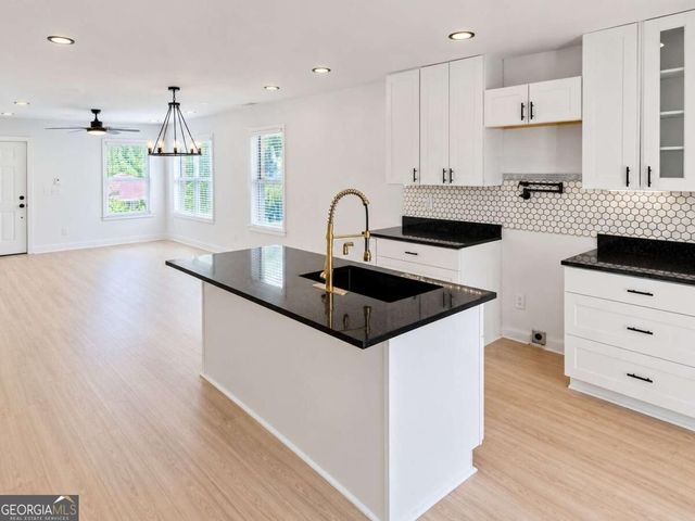 166 Burbank Drive NW, Atlanta, GA 30314