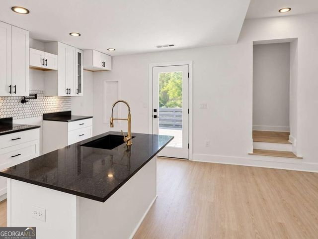 166 Burbank Drive NW, Atlanta, GA 30314
