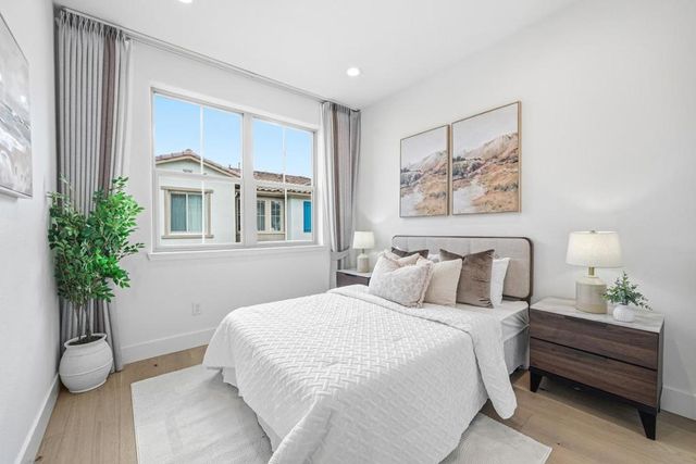 323 Harcot Terrace, Sunnyvale, CA 94085