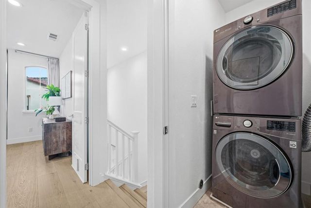 323 Harcot Terrace, Sunnyvale, CA 94085