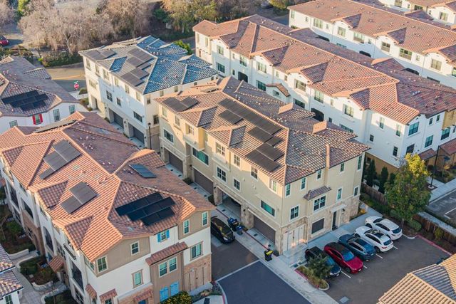 323 Harcot Terrace, Sunnyvale, CA 94085