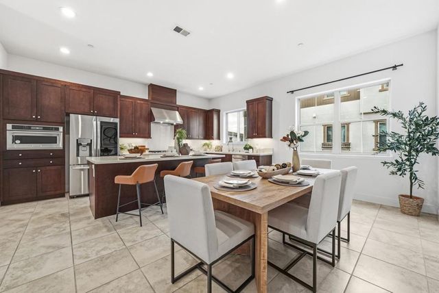 323 Harcot Terrace, Sunnyvale, CA 94085