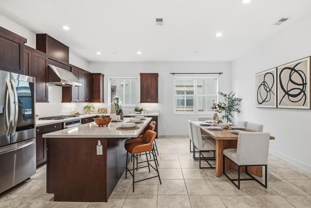 323 Harcot Terrace, Sunnyvale, CA 94085