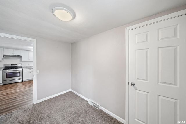 1504 HENRY Street, Pekin, IL 61554