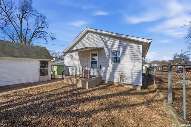 1504 HENRY Street, Pekin, IL 61554