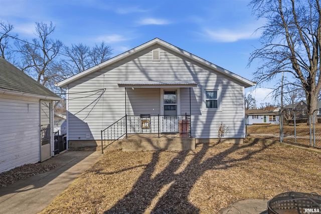 1504 HENRY Street, Pekin, IL 61554