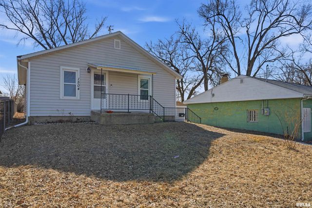 1504 HENRY Street, Pekin, IL 61554