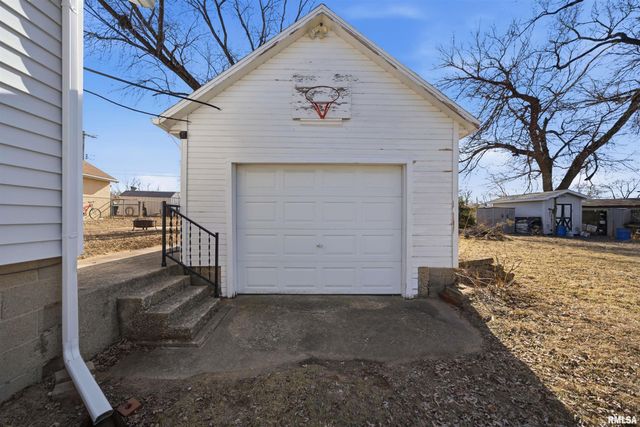 1504 HENRY Street, Pekin, IL 61554