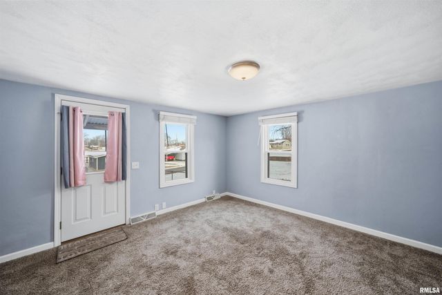 1504 HENRY Street, Pekin, IL 61554