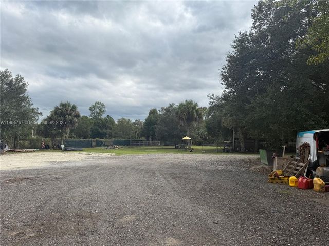 435 S OLIVO, Clewiston, FL 33440