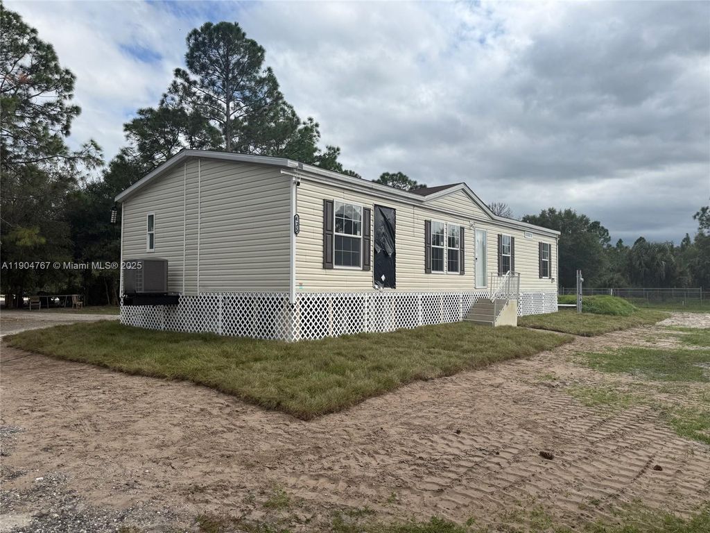 435 S OLIVO, Clewiston, FL 33440
