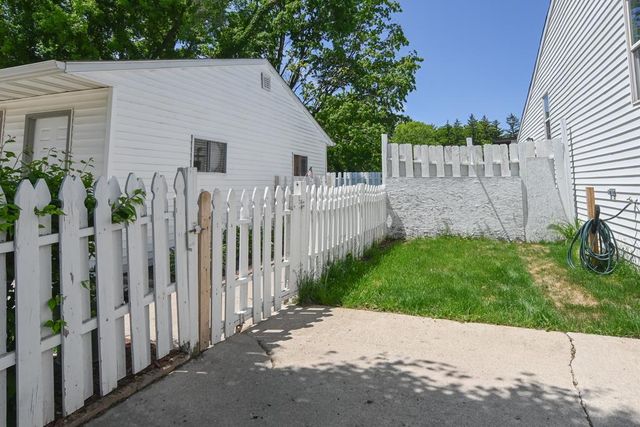 1395 WESTERN AVENUE, Green Bay, WI 54303