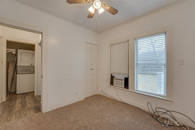 107 N Shawnee Street, Ennis, TX 75119