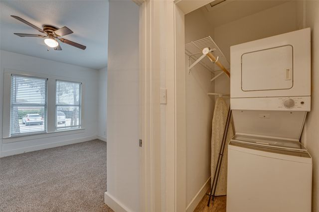 107 N Shawnee Street, Ennis, TX 75119